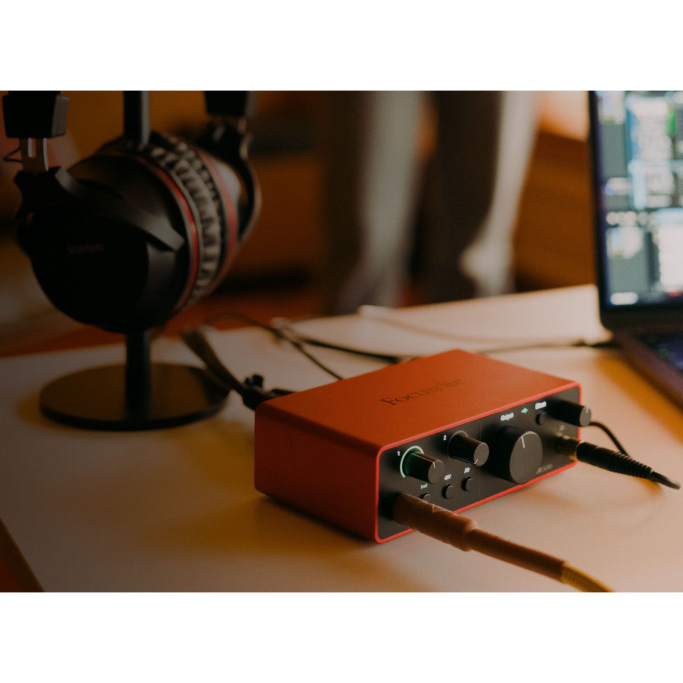 Focusrite Scarlett Solo Studio 4th Gen USB-C Audio Interface