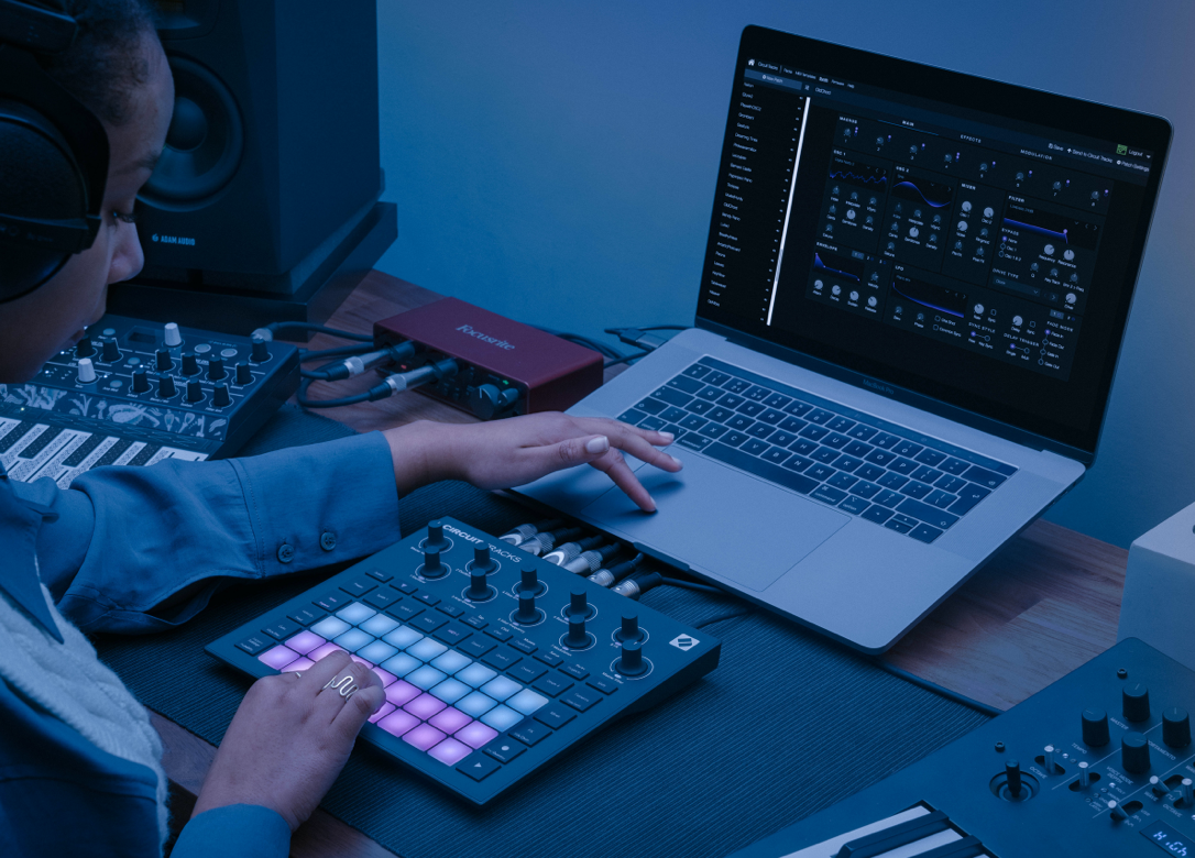 Novation Circuit Tracks Groovebox Workstation